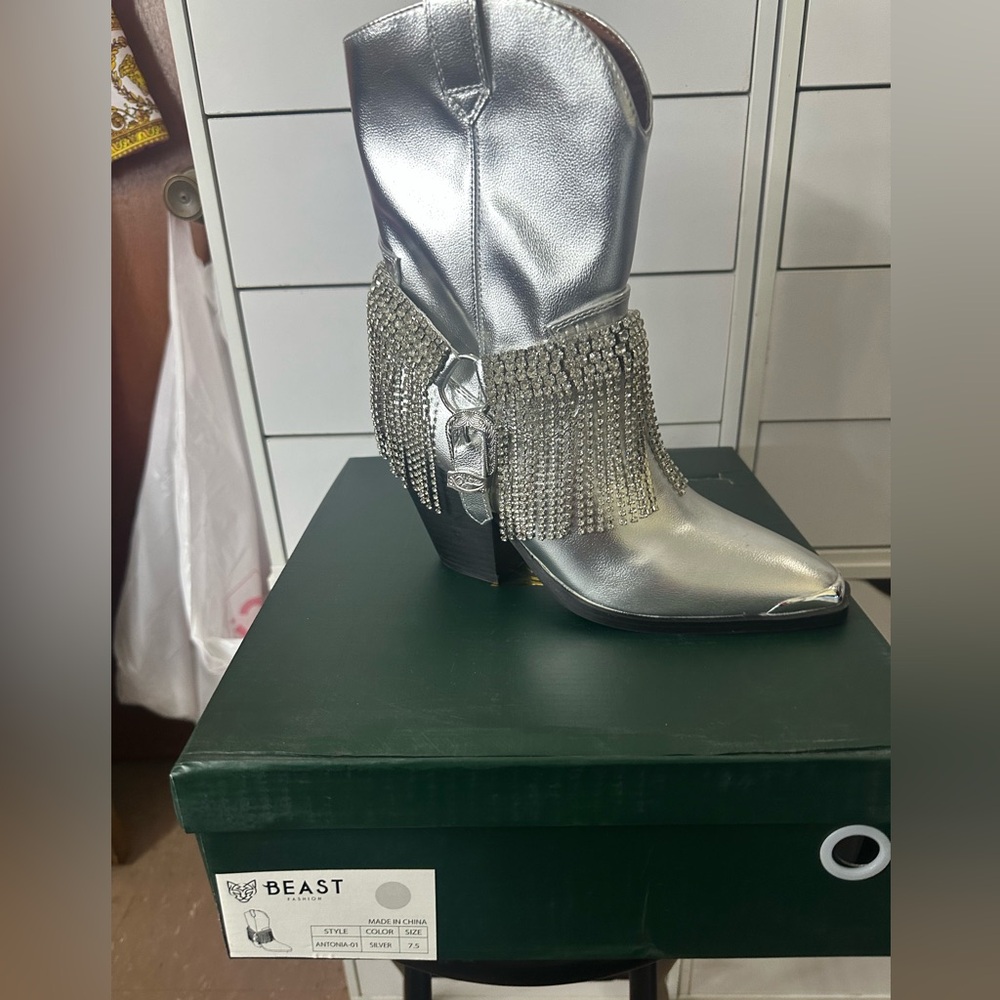 BEAST FASHION Silver Ankle Boots with Fringe